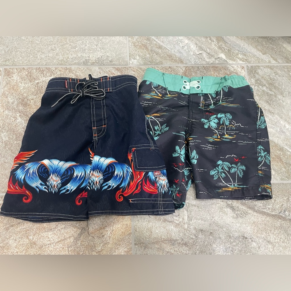 Board short bundle Quicksilver and Cat & Jack size 4